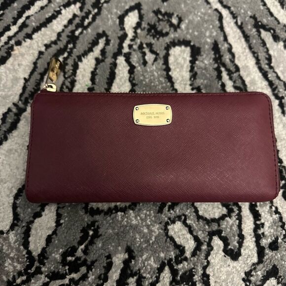 Michael Kors Burgundy Salma Medium Handbag and Wallet Set - Picture 9 of 13